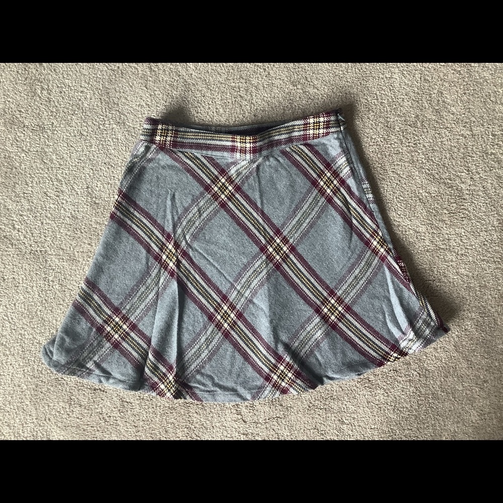 Gray plaid flared skirt (M)